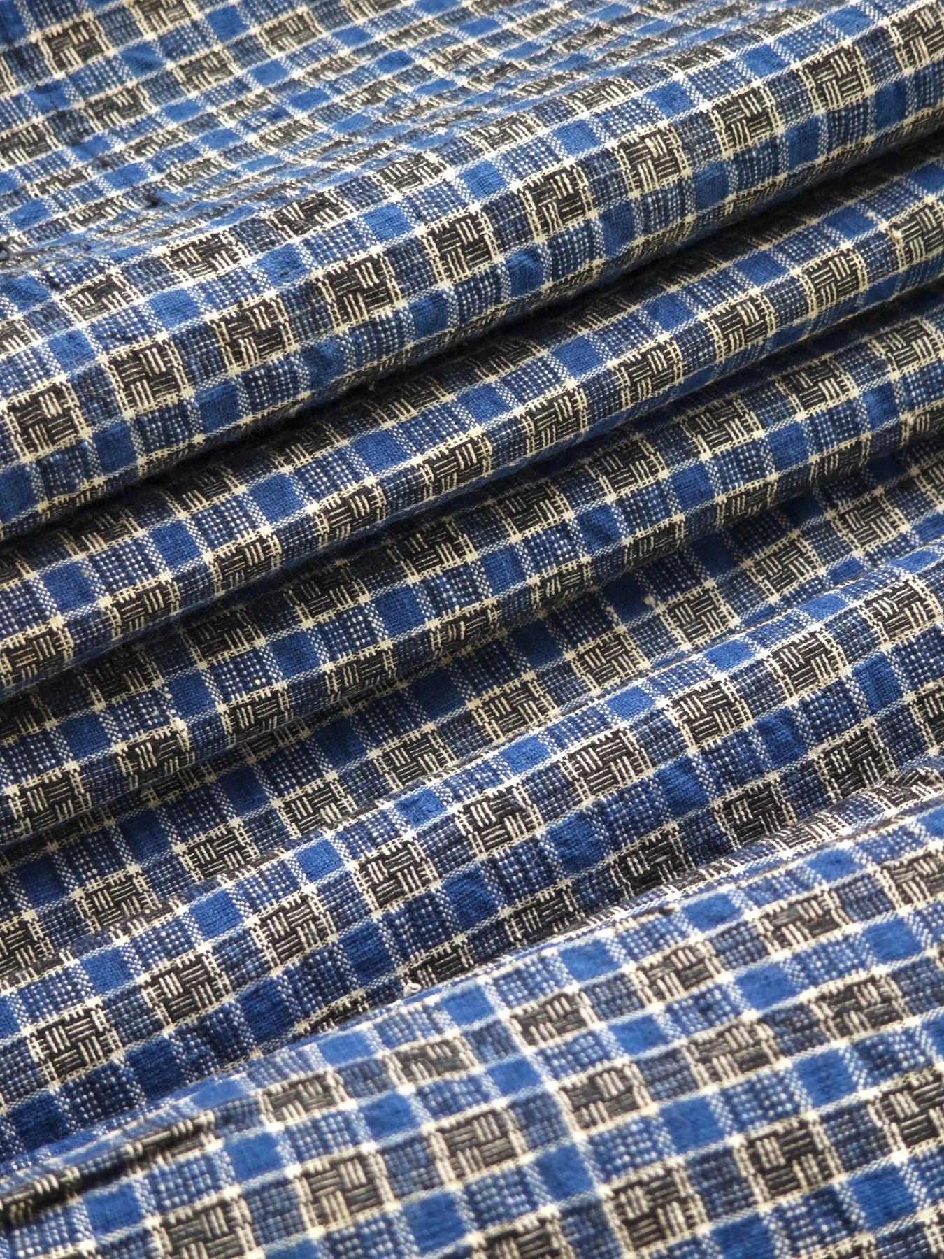 Endless Reed — source photograph 2, documenting the same textile.