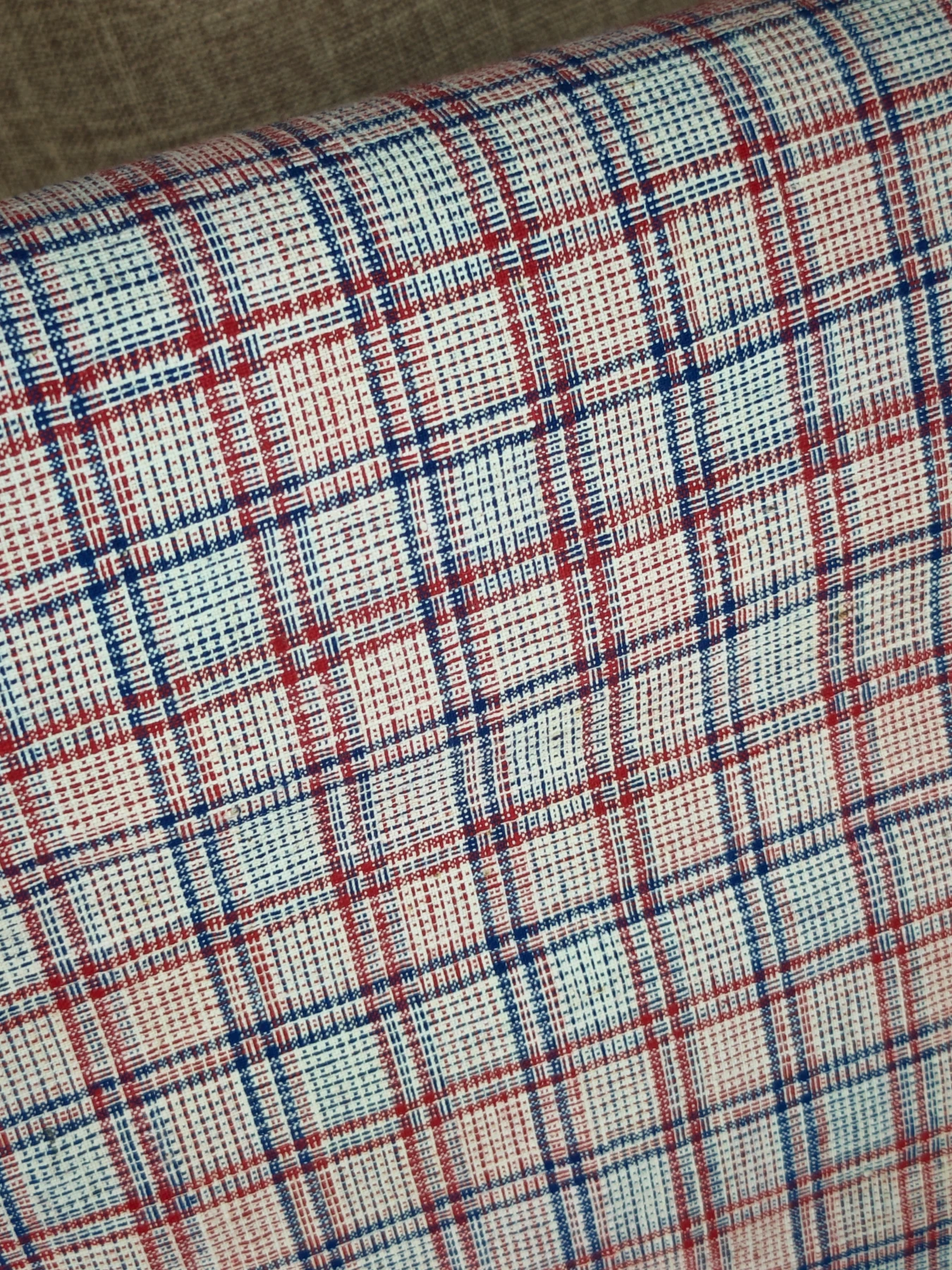 Gentle Current laid out, showing its larger checked pattern.