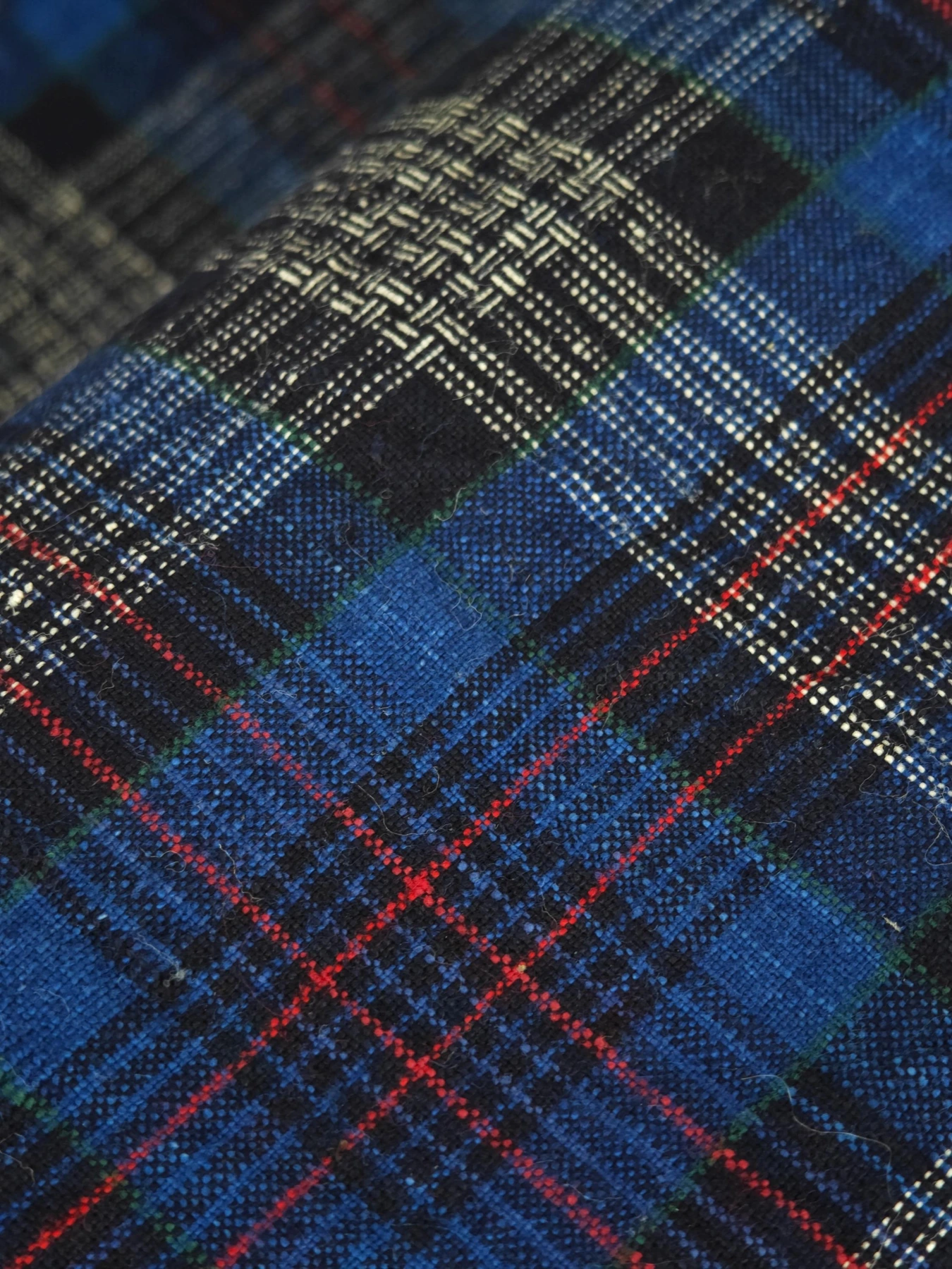 Endless Blessing Lattice — source photograph 4, documenting the same textile.